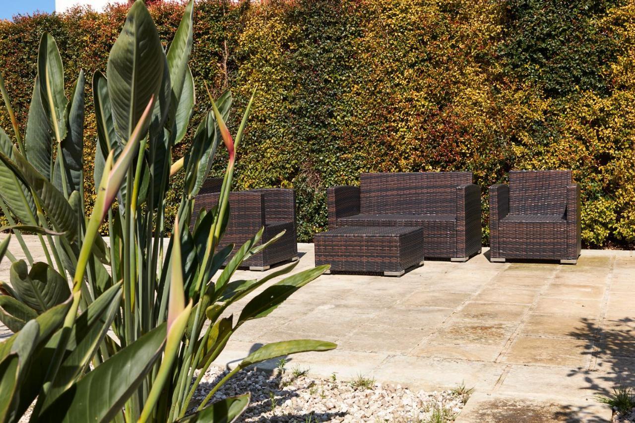 Il Giardino Di Flora Con Piscina Otel Lecce Dış mekan fotoğraf