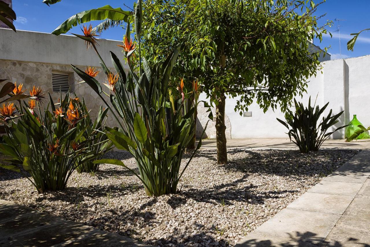 Il Giardino Di Flora Con Piscina Otel Lecce Dış mekan fotoğraf